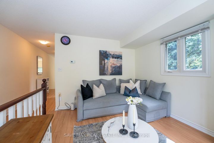 Photo 7 at 25 - 840 Dundas Street W, Erindale, Mississauga