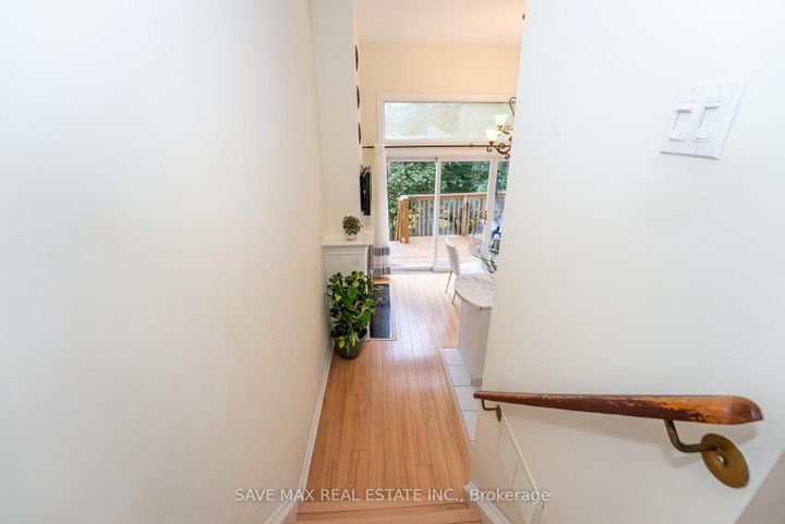 Photo 9 at 25 - 840 Dundas Street W, Erindale, Mississauga