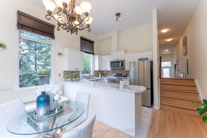 Photo 11 at 25 - 840 Dundas Street W, Erindale, Mississauga