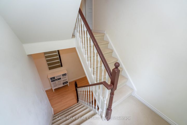 Photo 17 at 25 - 840 Dundas Street W, Erindale, Mississauga