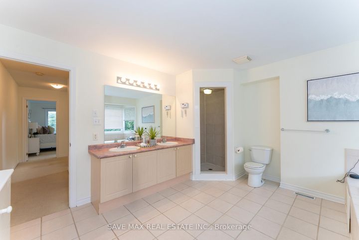 Photo 22 at 25 - 840 Dundas Street W, Erindale, Mississauga