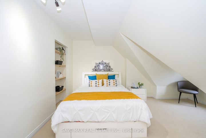 Photo 34 at 25 - 840 Dundas Street W, Erindale, Mississauga