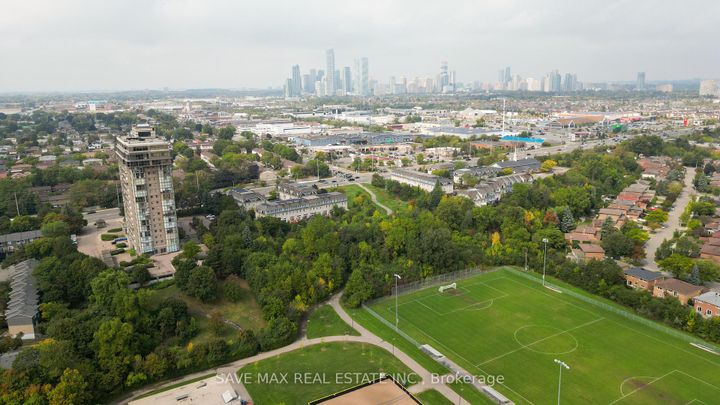 Photo 45 at 25 - 840 Dundas Street W, Erindale, Mississauga