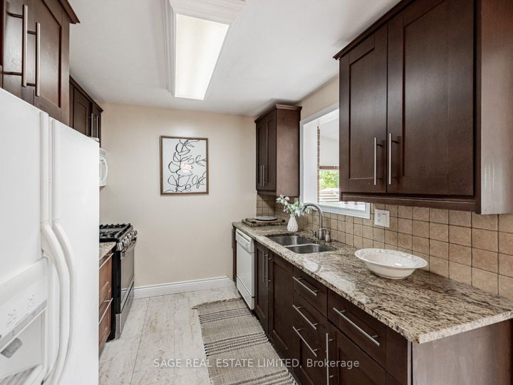 Photo 8 at 46 Watson Crescent, Brampton East, Brampton