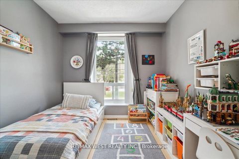 Photo 4 at 2 - 69 Upper Canada Drive, Windfields, Toronto