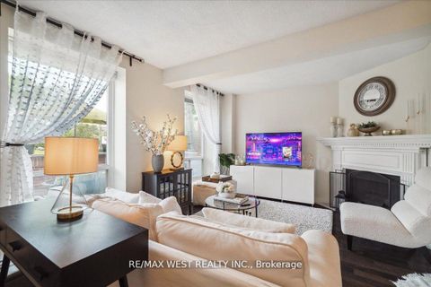 Photo 8 at 2 - 69 Upper Canada Drive, Windfields, Toronto