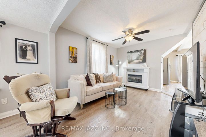 Photo 2 at 361 Oshawa Boulevard N, O'Neill, Oshawa