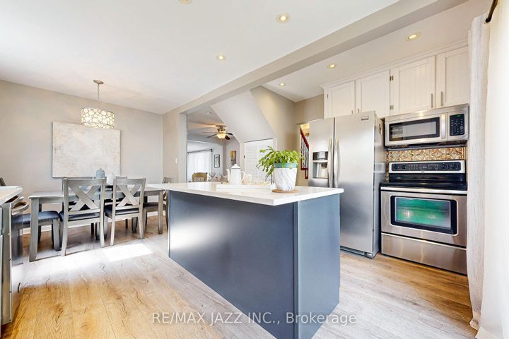Photo 12 at 361 Oshawa Boulevard N, O'Neill, Oshawa