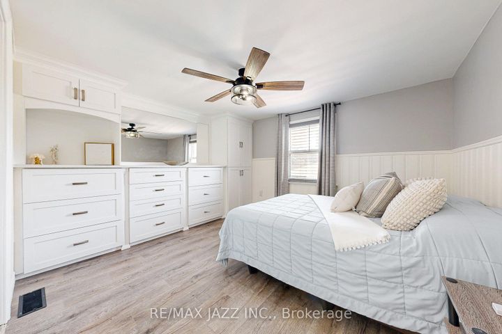 Photo 17 at 361 Oshawa Boulevard N, O'Neill, Oshawa