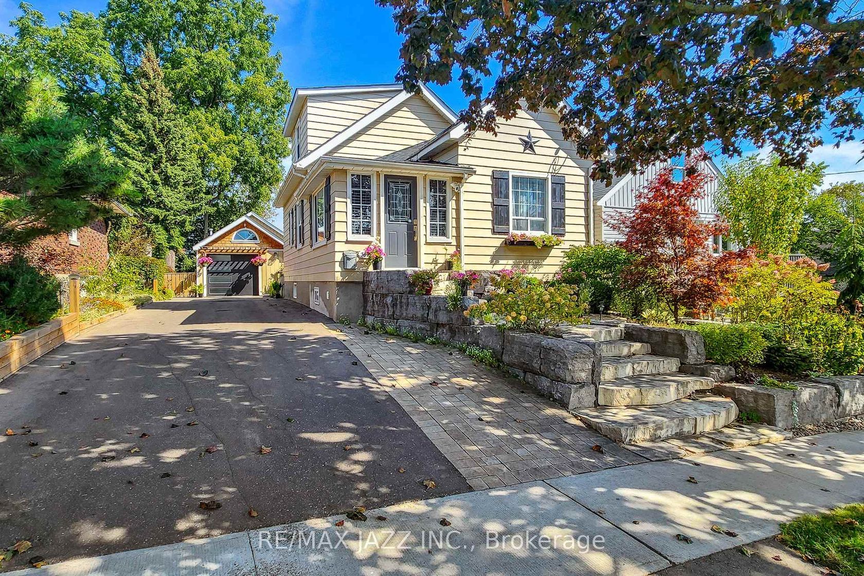 361 Oshawa Boulevard N, O'Neill, Oshawa 2