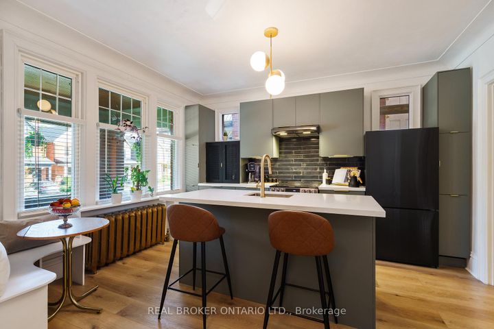 Photo 3 at 202 Prospect Street S, St. Clair, Hamilton