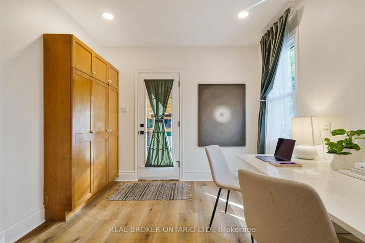 Photo 9 at 202 Prospect Street S, St. Clair, Hamilton