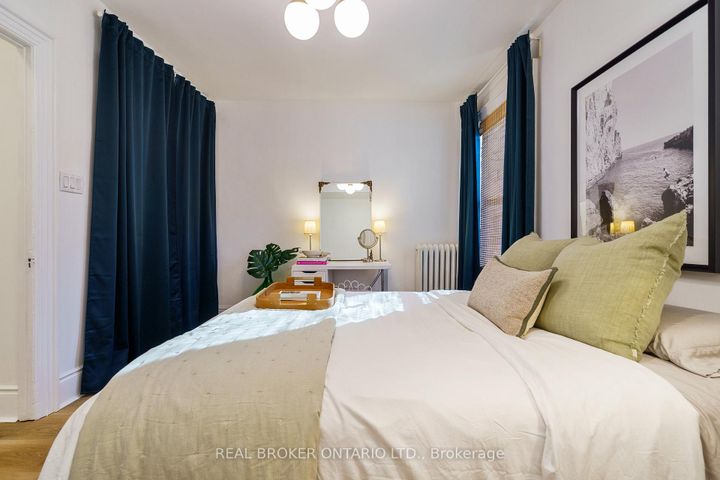 Photo 11 at 202 Prospect Street S, St. Clair, Hamilton