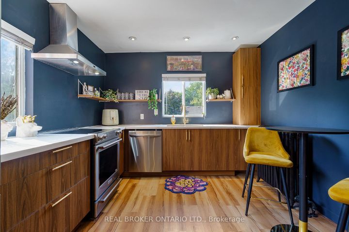 Photo 18 at 202 Prospect Street S, St. Clair, Hamilton