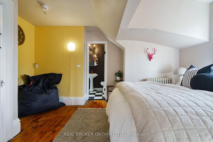 Photo 31 at 202 Prospect Street S, St. Clair, Hamilton