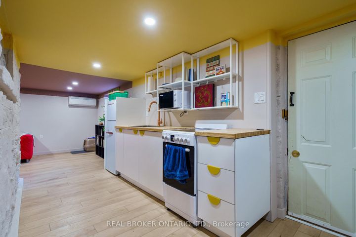 Photo 35 at 202 Prospect Street S, St. Clair, Hamilton