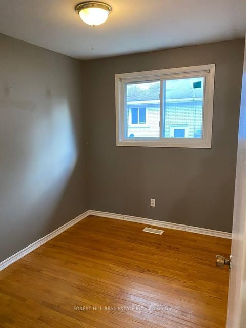 Photo 7 at 30 Bernick Drive, Grove East, Barrie