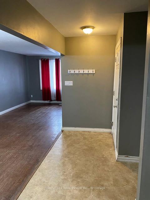 Photo 3 at 35 Daphne Crescent, Cundles East, Barrie