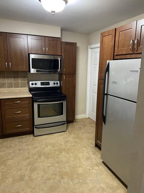Photo 5 at 35 Daphne Crescent, Cundles East, Barrie