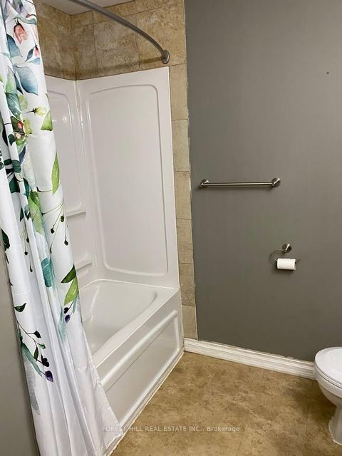 Photo 9 at 35 Daphne Crescent, Cundles East, Barrie