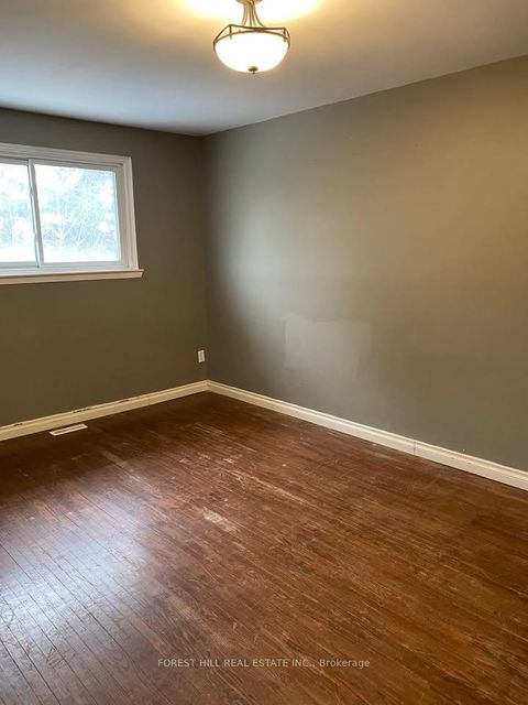 Photo 10 at 35 Daphne Crescent, Cundles East, Barrie