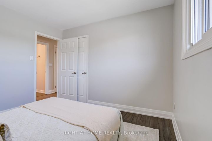 Photo 15 at 484 Kelvedon Mews, Rathwood, Mississauga
