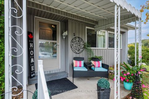 Photo 2 at 5 Broadway Avenue, Rural Innisfil, Innisfil