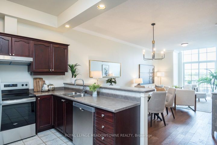 Photo 10 at 318 - 262 Dundas Street E, Waterdown, Hamilton