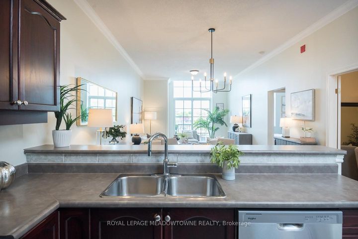 Photo 11 at 318 - 262 Dundas Street E, Waterdown, Hamilton