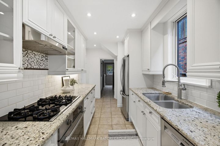 Photo 9 at 458 St Clements Avenue, Lawrence Park South, Toronto
