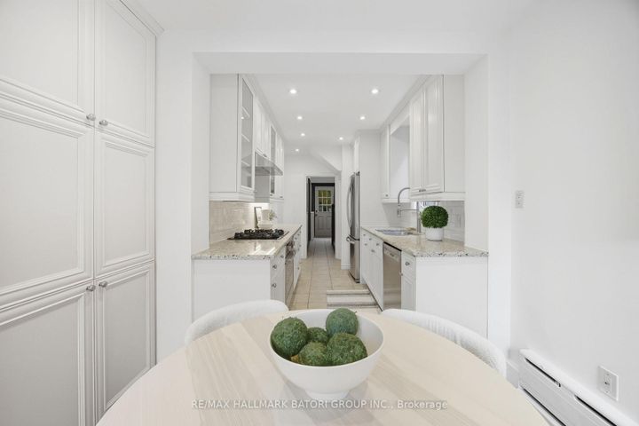 Photo 11 at 458 St Clements Avenue, Lawrence Park South, Toronto