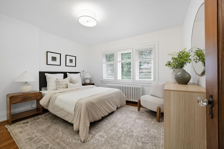 Photo 13 at 458 St Clements Avenue, Lawrence Park South, Toronto