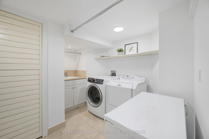 Photo 21 at 458 St Clements Avenue, Lawrence Park South, Toronto