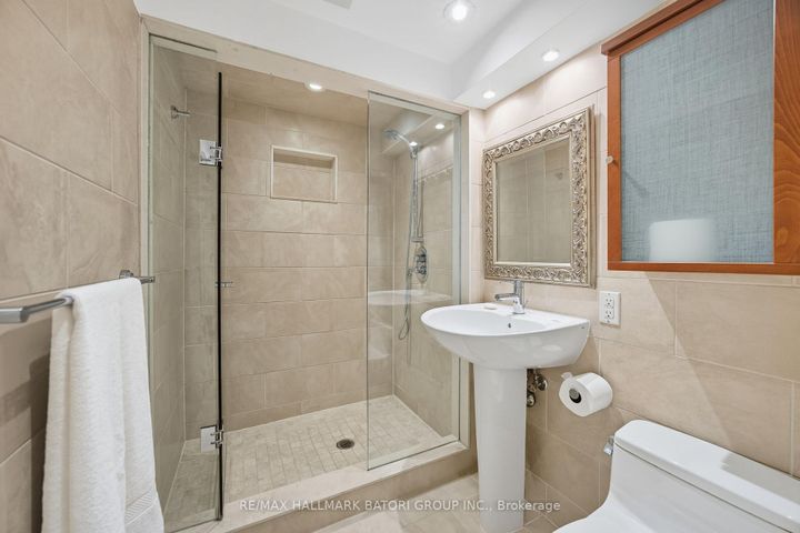 Photo 26 at 458 St Clements Avenue, Lawrence Park South, Toronto