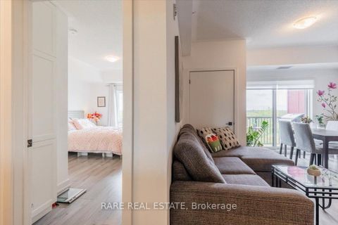 Photo 14 at 405 - 10 Culinary Lane, Rural Barrie Southeast, Barrie