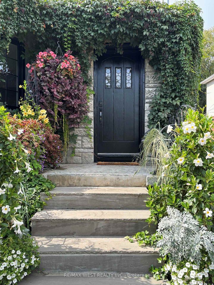 Photo 5 at 12 Brentwood Road S, Queensway, Toronto