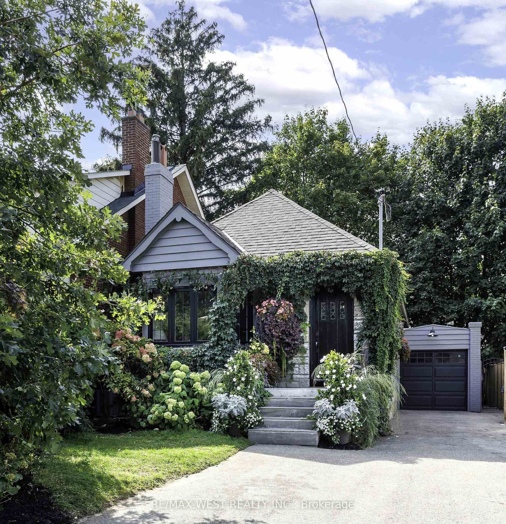 12 Brentwood Road S, Queensway, Toronto 2
