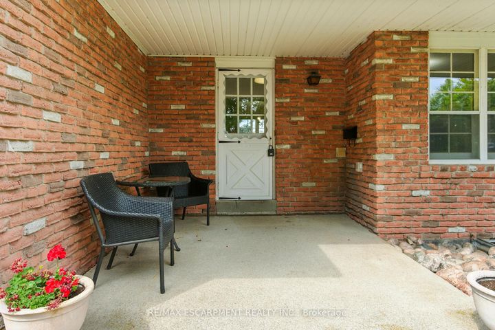 Photo 7 at 1401 Captain Court, Clarkson, Mississauga
