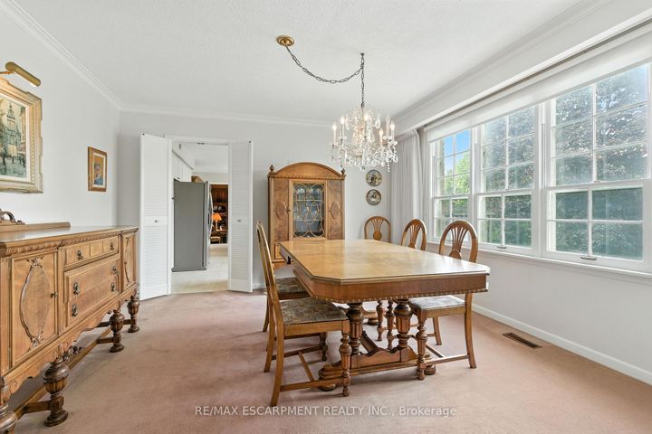 Photo 12 at 1401 Captain Court, Clarkson, Mississauga