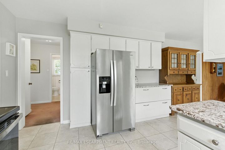 Photo 14 at 1401 Captain Court, Clarkson, Mississauga