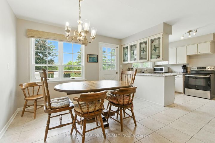 Photo 15 at 1401 Captain Court, Clarkson, Mississauga