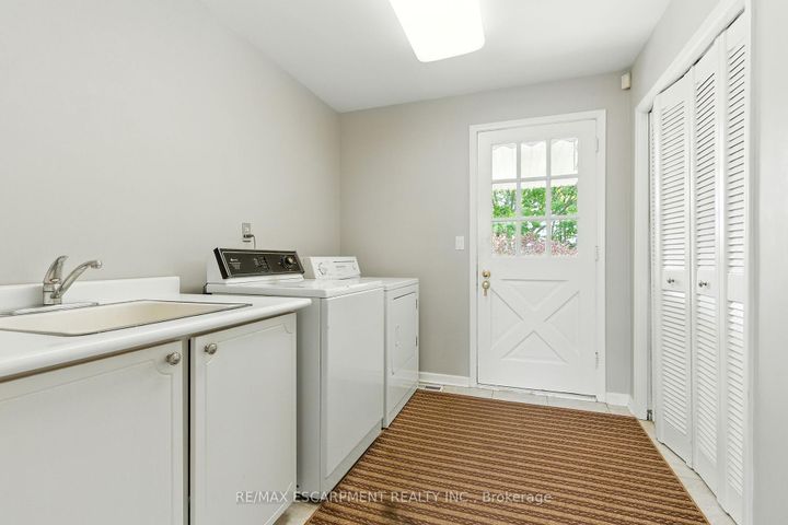 Photo 20 at 1401 Captain Court, Clarkson, Mississauga