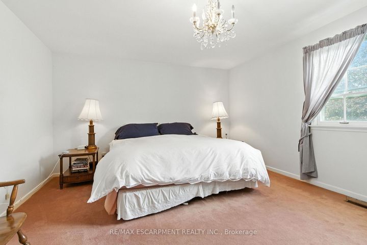Photo 21 at 1401 Captain Court, Clarkson, Mississauga