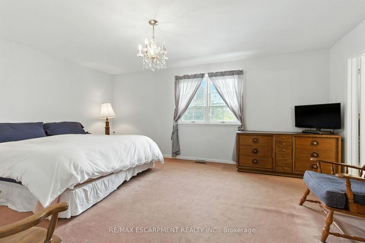 Photo 22 at 1401 Captain Court, Clarkson, Mississauga
