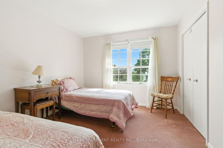 Photo 25 at 1401 Captain Court, Clarkson, Mississauga