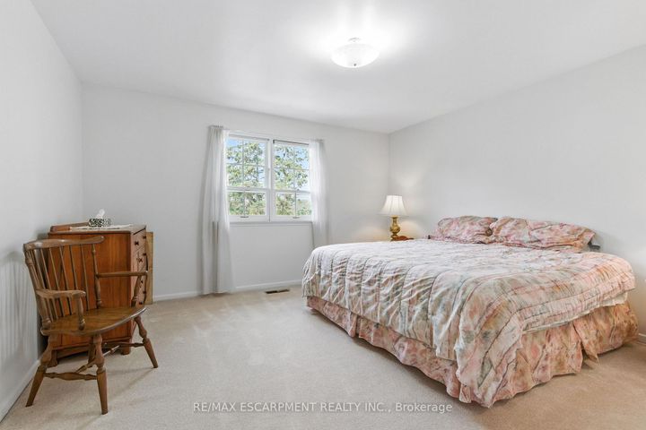 Photo 26 at 1401 Captain Court, Clarkson, Mississauga