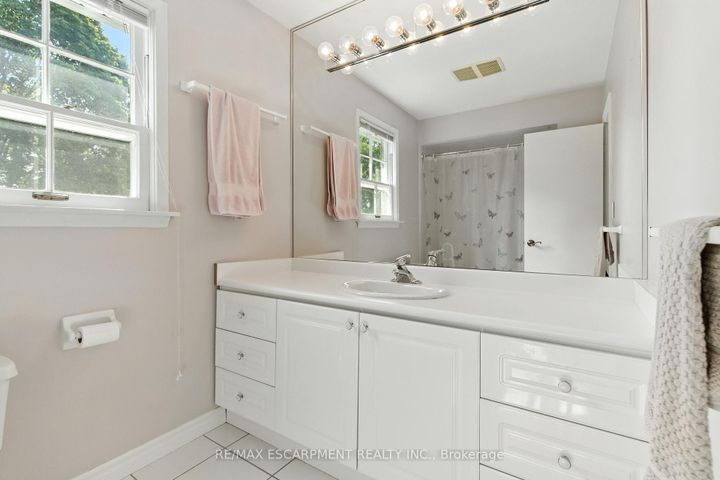 Photo 27 at 1401 Captain Court, Clarkson, Mississauga