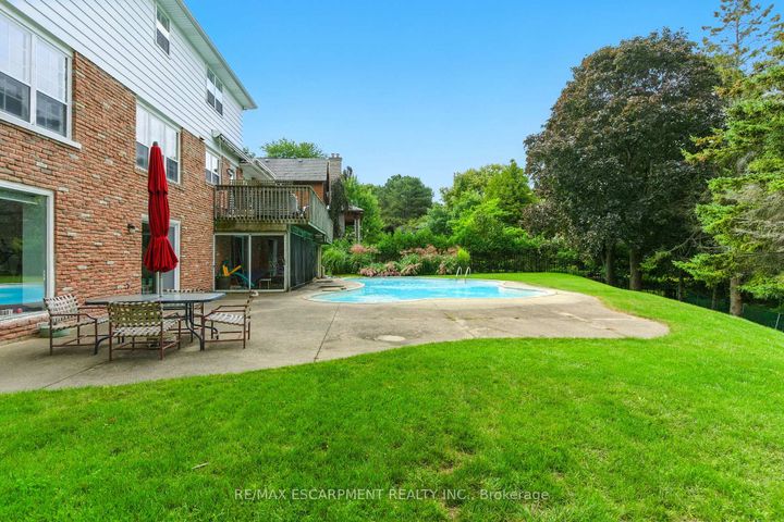 Photo 32 at 1401 Captain Court, Clarkson, Mississauga