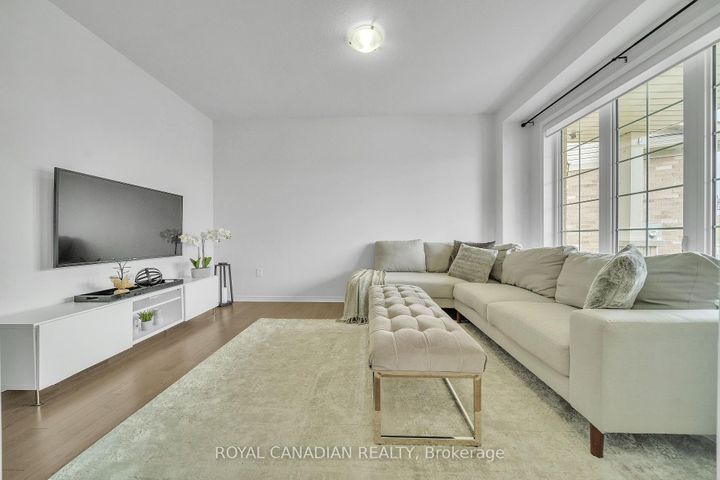 Photo 5 at 237 Kinsman Drive, Binbrook, Hamilton