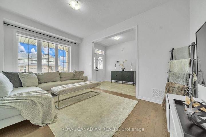 Photo 6 at 237 Kinsman Drive, Binbrook, Hamilton